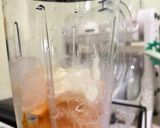 Foto langkah ke 1 dari resep Smoothie Melon Stroberi.