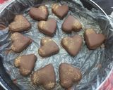 صورة لخطوة 3 من وصفة قلوب الشكولة 🍫 🤩😋🌹🌹🌹