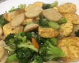 Foto langkah ke 3 dari resep Tumis Brokoli, Bakso, Tahu Jepang.