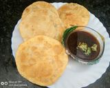 A picture of step 4 of Moong Dal Kachori.