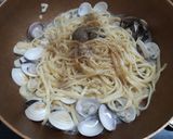 รูปขั้นตอนการทำที่ 3 ของ สปาเก็ตตี้หอยตลับไวน์ขาว