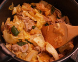 A picture of step 4 of Stir Fried Pork and Cabbage with Ketchup and Miso.