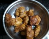 A picture of step 2 of Chilli chicken.