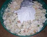 A picture of step 5 of Rich apple salad.