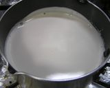 A picture of step 4 of Simple & Jiggly Egg Custard Pudding.