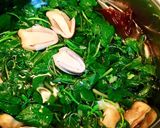Hình bước làm 2 của món Canh Rau Dền Nấm Rơm Chay