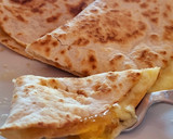 Foto del paso 5 de la receta: Quesadilla de queso y mermelada de naranja amarga