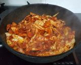 A picture of step 9 of Dak Galbi.