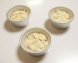 A picture of step 5 of Milky Strawberry Cupcakes.