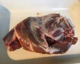 Une image de l'étape 4 de Gigot d'agneau mariné, ail fumé.