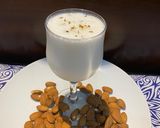 A picture of step 5 of Almond milk shake.