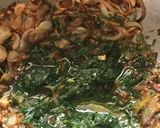 A picture of step 6 of Methi Mushrooms.