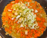 Foto del paso 1 de la receta: Risotto de verduras y pesto de ajos silvestres o ajos de los osos