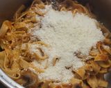 Foto del paso 10 de la receta: Tagliatelle al huevo con langostinos y almejas