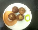 A picture of step 4 of Egg scotch.