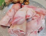 Hình bước làm 1 của món Dụm heo hầm