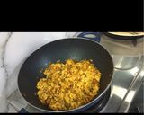A picture of step 3 of Paneer bhurji.