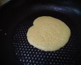 Foto langkah ke 3 dari resep Pancake simple.