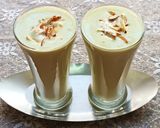 A picture of step 3 of An Avocado and Almond thick shake.