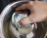 A picture of step 1 of Kutchi Pakwan.