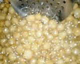 A picture of step 5 of Peanut burger.