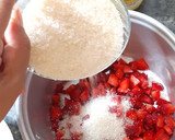 Foto langkah ke 3 dari resep Korean Strawberry Milk Simple,Easy,Ekonomis... 🥛🍓👍.