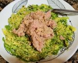 Foto del paso 2 de la receta: Montaditos de queso con crema de aguacate y atún