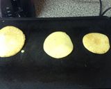 A picture of step 5 of Wifeys Strawberry Banana Pancakes.