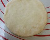 A picture of step 3 of Pizza Cups.