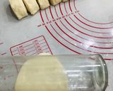 Hình bước làm 4 của món Bánh bao nhân xúc xích