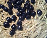 A picture of step 2 of Asparagus and ripe olive.