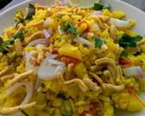 A picture of step 7 of Poha with bell peppers.