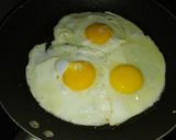 Foto langkah ke 3 dari resep Telur Ceplok Pontianak.