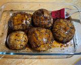 Foto del passaggio 2 della ricetta Bistecche di funghi portobello al forno 🍄 🏳️‍🌈 🦄