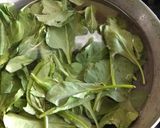 A picture of step 1 of Spinach with Cottage Cheese Curry.