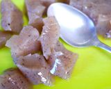 A picture of step 2 of Sautéed Spicy Konnyaku Seasoned with Oyster Sauce, Mayonnaise, and Bonito Flakes.