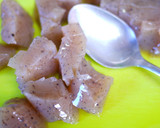 A picture of step 2 of Sautéed Spicy Konnyaku Seasoned with Oyster Sauce, Mayonnaise, and Bonito Flakes.
