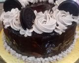 A picture of step 7 of Full chocolate 🍫and oreo cake 🎂.