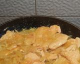 A picture of step 6 of Chicken Breast with Onions and White Wine 👩🍳❤️.