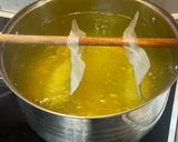 Sonkába tekert camembertes csirke spárgával és zöldséges rizzsel recept fázis 4 fotója