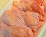A picture of step 1 of Chicken Drumsticks & Daikon Radish Simmered with Ginger.
