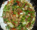 รูปขั้นตอนการทำที่ 2 ของ หมูผัดผักรวม