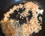 Foto del paso 2 de la receta: Chipirones en salsa de cebolla y tomate