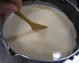 A picture of step 5 of Simple & Jiggly Egg Custard Pudding.