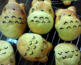 A picture of step 10 of Totoro Cream-filled Melon Buns.