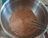 Foto langkah ke 2 dari resep Super Moist ChocolateCupcakes- Simple & NoMixer (Gluten Free).