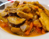 Foto del paso 6 de la receta: Solomillo de cerdo con shiitake y salsa de tomate y pimientos