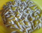 Foto langkah ke 3 dari resep Biji ketapang asin/unigu.