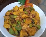 Foto langkah ke 5 dari resep Tumis tahu kecap pedas.
