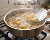 Foto del passaggio 10 della ricetta Paccheri al Nostromo